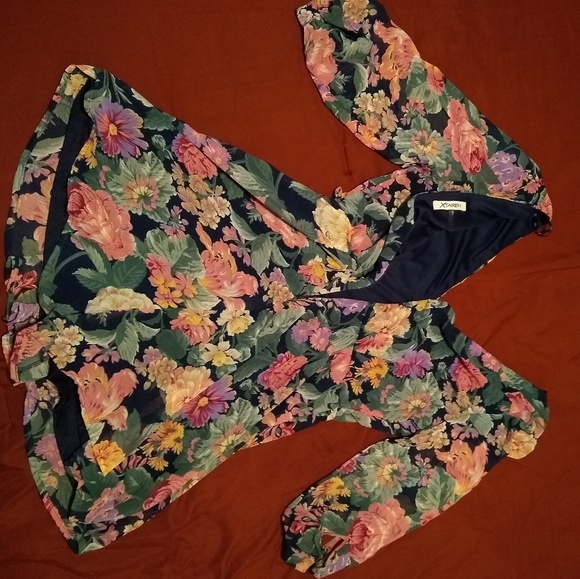Floral Romper - Picture 3 of 4